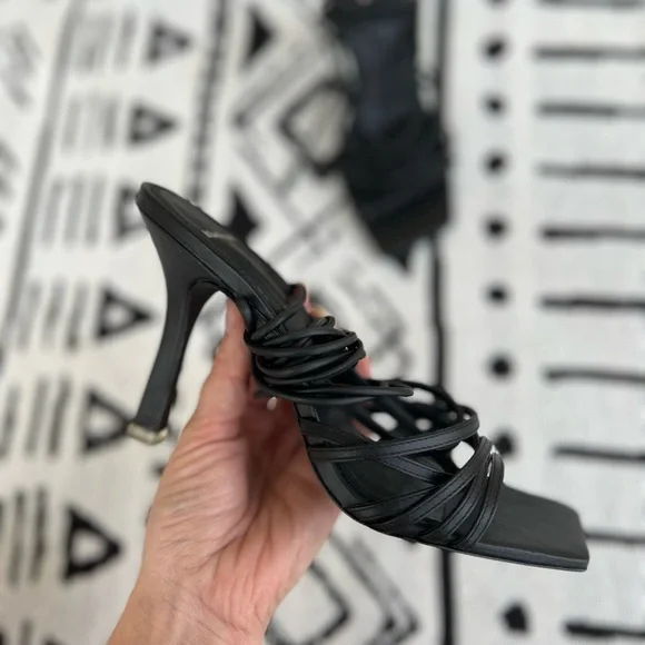 Black Suede Studio Black lace up square toe Strappy Sandal heels Size 37.5 (7.5) - Picture 9 of 9